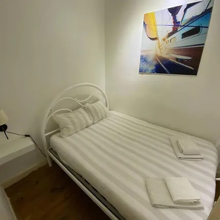 Spacious Near Historic Centre 60 Sqm With Wi Fi Daire
