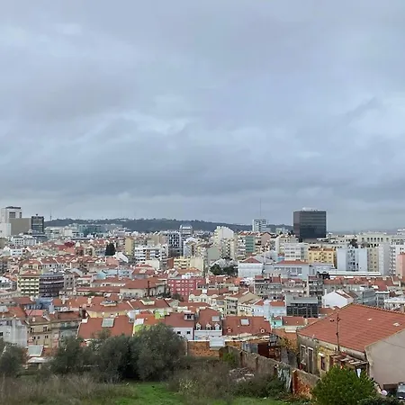 Spacious Near Historic Centre 60 Sqm With Wi Fi *