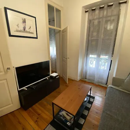 Spacious Near Historic Centre 60 Sqm With Wi Fi *