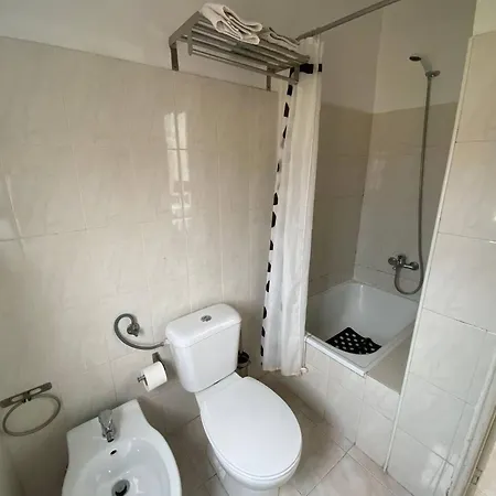Spacious Near Historic Centre 60 Sqm With Wi Fi * Lisboa