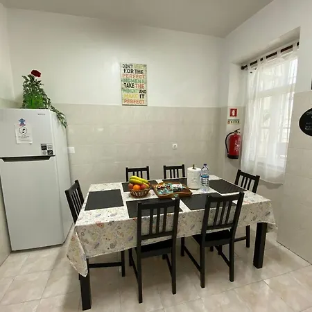 Spacious Near Historic Centre 60 Sqm With Wi Fi